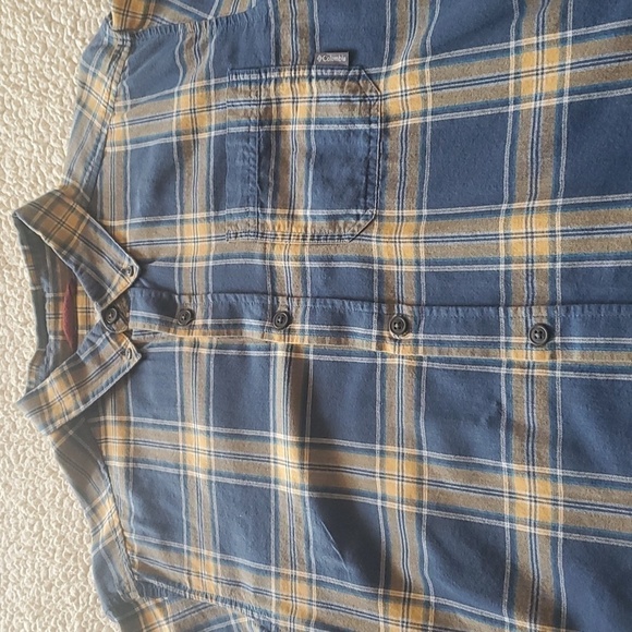 Columbia Flannel Plaid Pocketed‎ Casual Button Down Sz. M Shirt - Picture 5 of 13